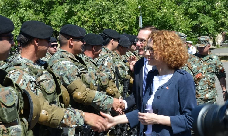 Σάρκα & οστά πήρε το έγκλημα Τσίπρα: Αλλαξε όνομα ο στρατός των Σκοπίων